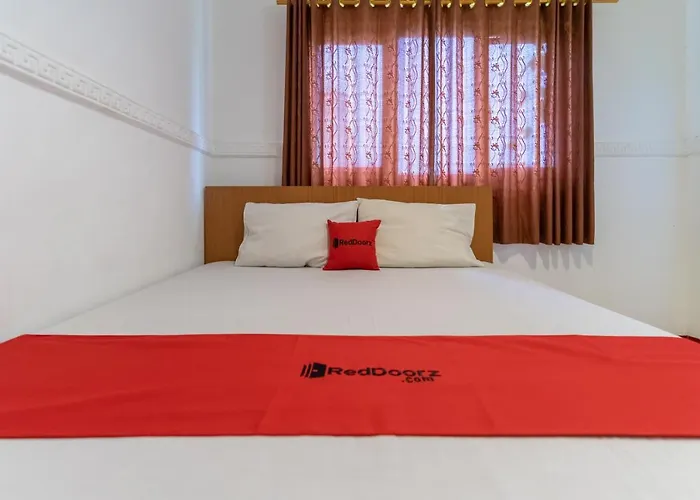 RedDoorz near Stasiun Juanda Jakarta